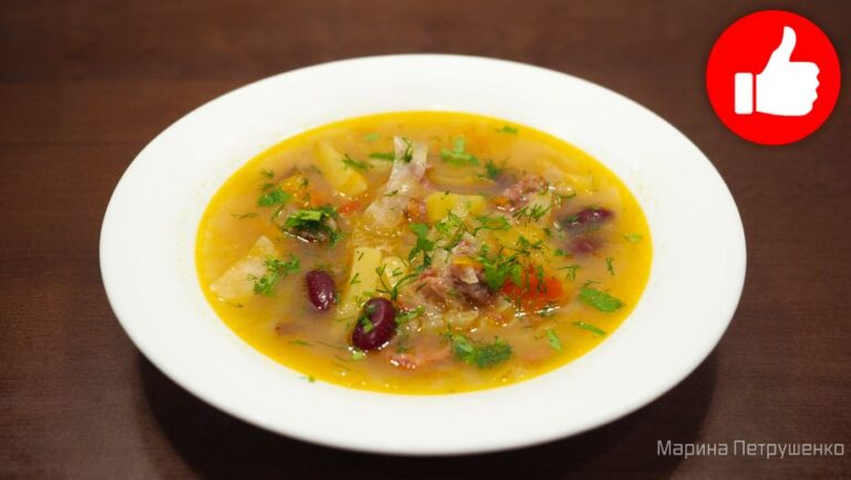 Вкусный капустный суп с фасолью и тушенкой в мультиварке