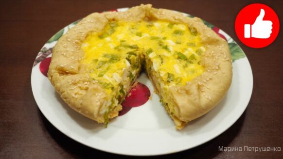 Вкусный пирог с сыром и яйцом в мультиварке
