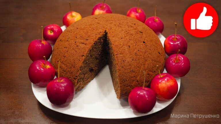 Вкусный шоколадный пирог с яблоками в мультиварке