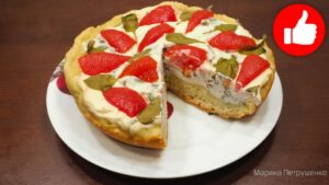 Вкусный пирог с творожным сыром и помидорами в мультиварке