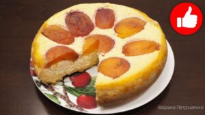 Вкусный творожный пирог с фруктами в мультиварке