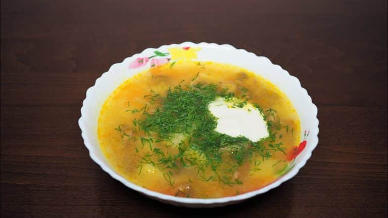 Вкусный грибной суп с рисом в мультиварке