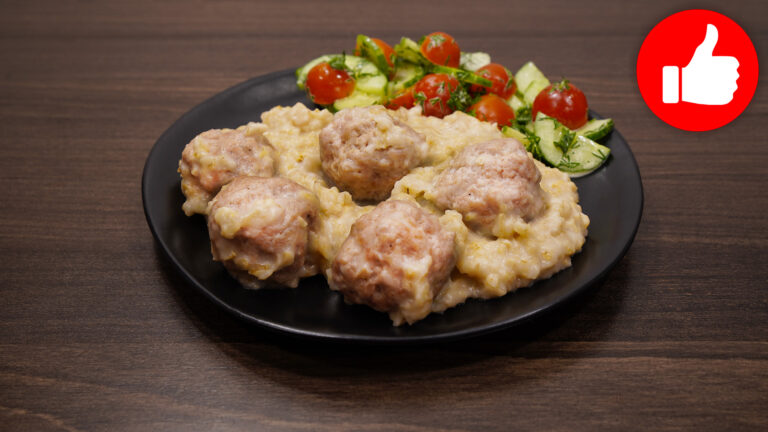 Овсяная каша с фрикадельками в мультиварке