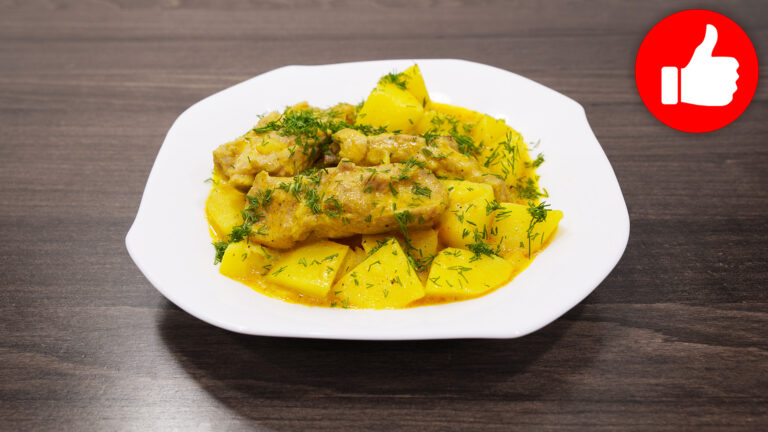 Картошка с ребрышками в сметане в мультиварке