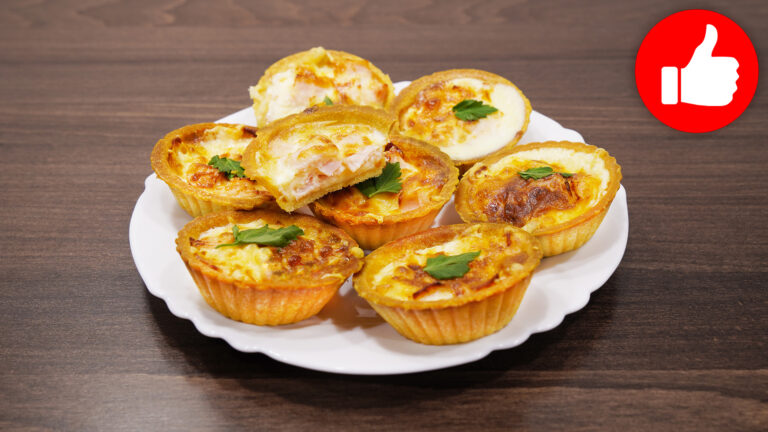 Тарталетки с колбасой и сыром в аэрогриле