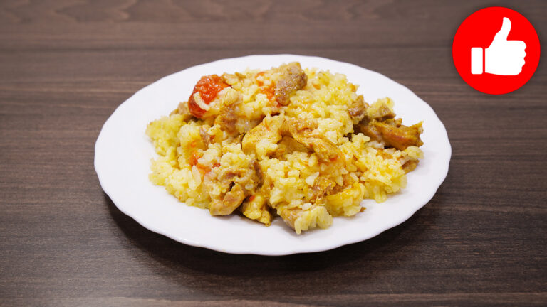 Рис с мясом и помидорами в мультиварке