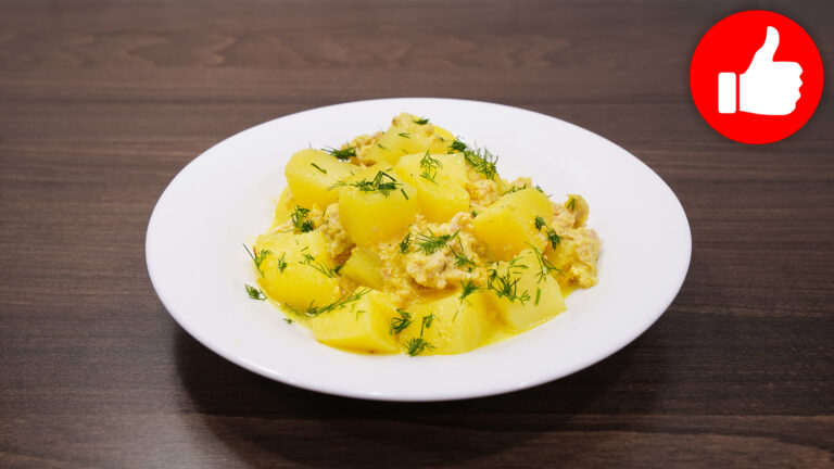 Картошка с фаршем в сметане в мультиварке