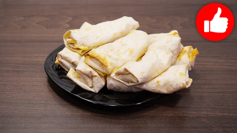 Вкусные рулетики из лаваша с творогом и сыром в аэрогриле