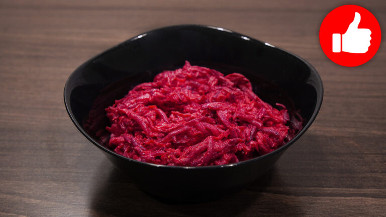 Салат из свеклы с чесноком в аэрогриле