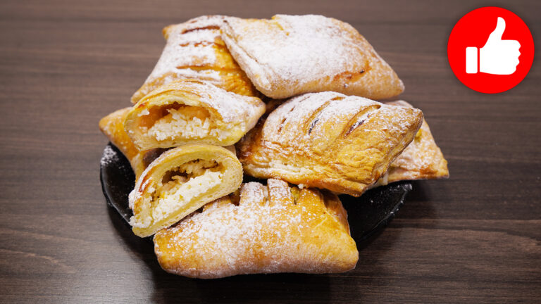 Слойки с творогом в аэрогриле