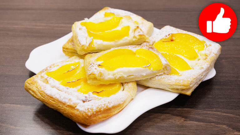 Слойки с фруктами в аэрогриле