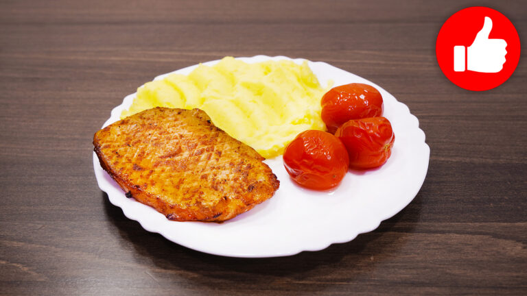 Вкусный стейк из свинины в томатно-соевом соусе в аэрогриле