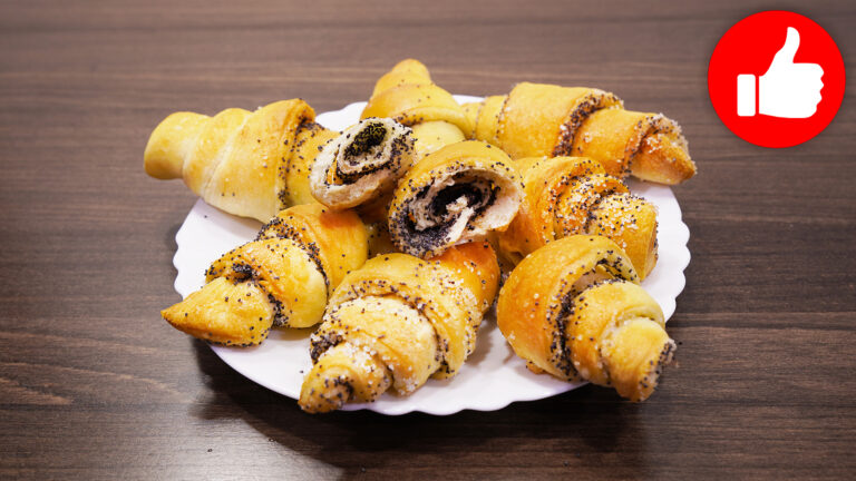 Вкусные рогалики с сахаром и маком в аэрогриле