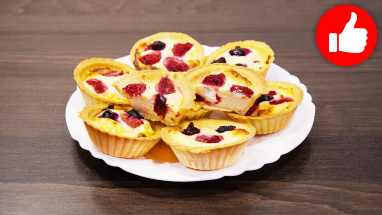 Вкусные тарталетки с творогом и ягодами в аэрогриле