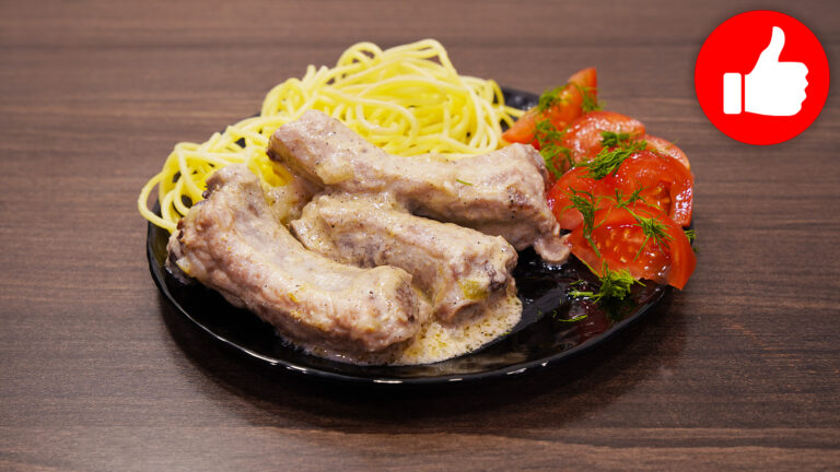 Вкусные ребрышки в сметане в мультиварке