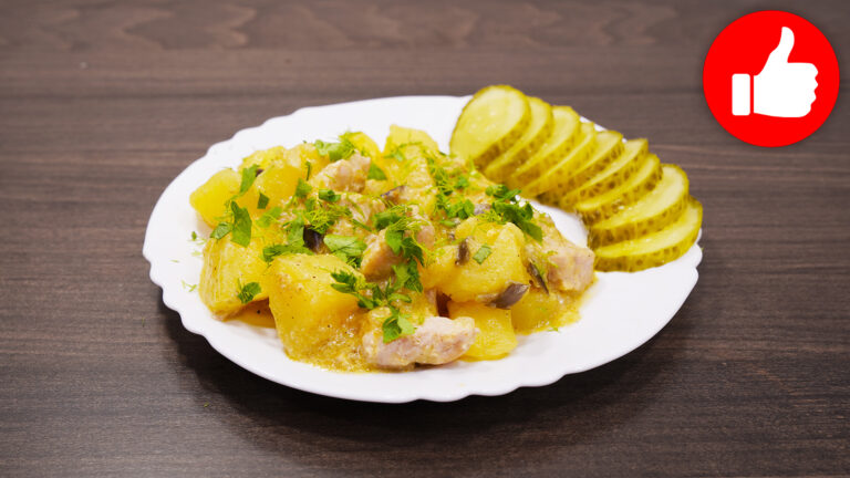 Вкусная картошка с мясом и баклажанами в мультиварке