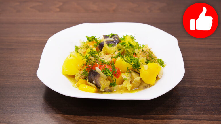 Вкусное овощное рагу со свининой в мультиварке