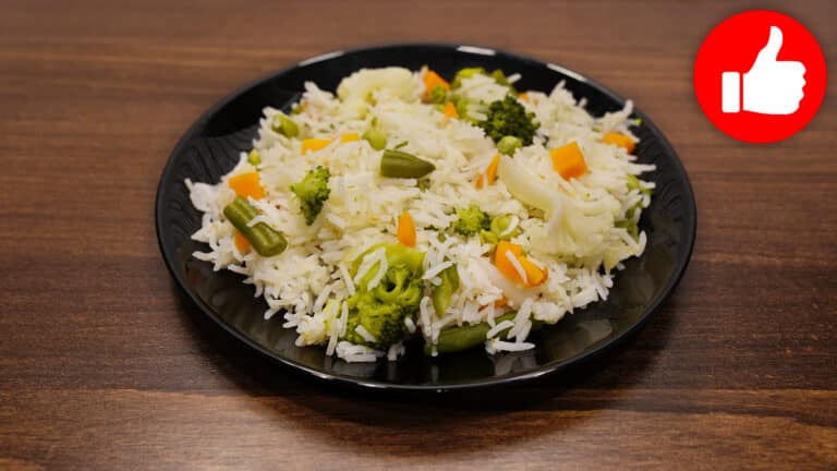 Вкусный рис с замороженными овощами в мультиварке